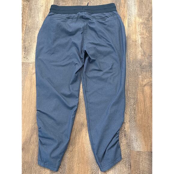 The North Face navy jogger capri pants LG - Picture 2 of 10